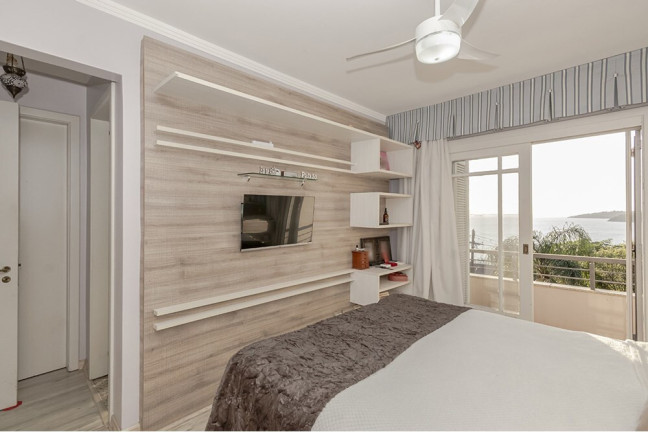Imagem Casa com 3 Quartos à Venda, 304 m² em Espírito Santo - Porto Alegre Imagem Casa com 3 Quartos à Venda, 304 m² em Espírito Santo - Porto Alegre
