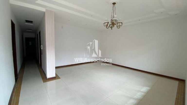 Imagem Casa com 4 Quartos à Venda, 480 m² Imagem Casa com 4 Quartos à Venda, 480 m²