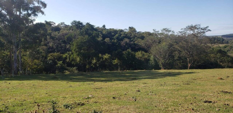 Imagem Chácara com 2 Quartos à Venda, 118 m² em Zona Rural - Angatuba Imagem Chácara com 2 Quartos à Venda, 118 m² em Zona Rural - Angatuba