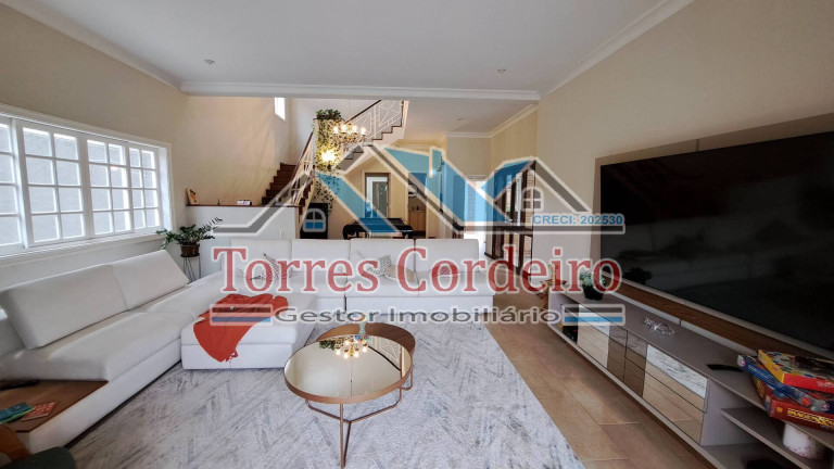 Sobrado com 3 Quartos à Venda, 259 m² em Vila Sônia - São Paulo