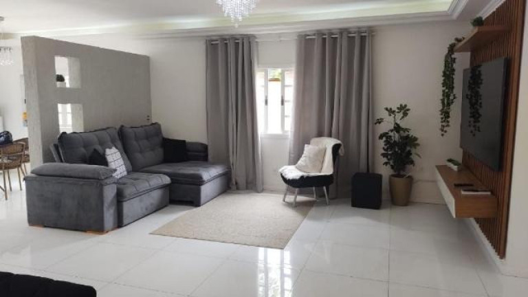 Imagem Casa com 4 Quartos à Venda, 360 m² em Piratininga - Niterói Imagem Casa com 4 Quartos à Venda, 360 m² em Piratininga - Niterói
