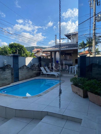 Imagem Sobrado com 5 Quartos à Venda, 270 m² em Nações - Balneário Camboriú