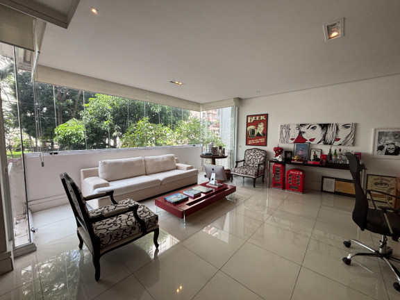 Imagem Apartamento com 4 Quartos à Venda, 233 m² em Santa Cecília - São Paulo