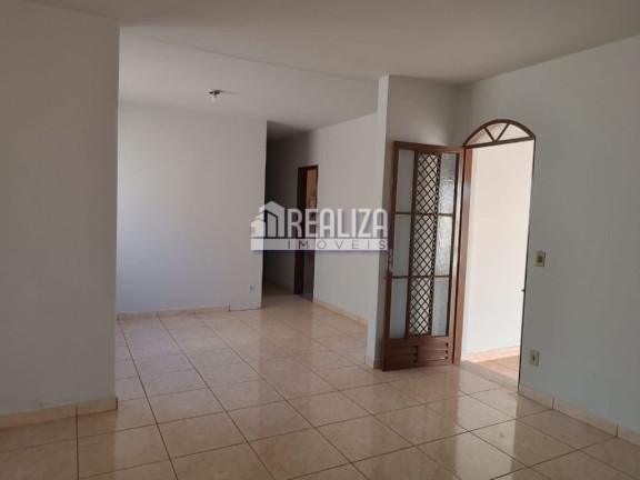 Imagem Casa com 3 Quartos à Venda, 300 m² em Vila Alvorada - Uberaba Imagem Casa com 3 Quartos à Venda, 300 m² em Vila Alvorada - Uberaba