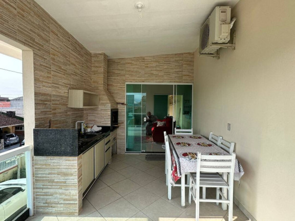 Imagem Casa com 6 Quartos à Venda, 200 m² em Centro - Balneário Barra Do Sul Imagem Casa com 6 Quartos à Venda, 200 m² em Centro - Balneário Barra Do Sul