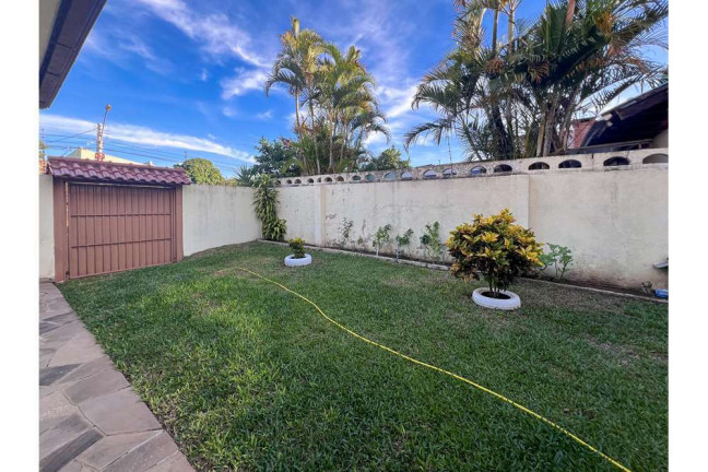 Imagem Casa com 3 Quartos à Venda, em Igara - Canoas Imagem Casa com 3 Quartos à Venda, em Igara - Canoas