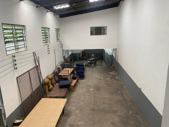 Imóvel Comercial à Venda, 350 m² em Vila Carmosina - São Paulo
