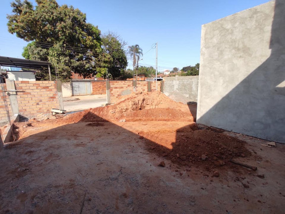 Imagem Imóvel com 
            	3             Quartos à Venda, 136 m² em 
            	Sitios Santa Luzia             - 
            	Aparecida De Goiania            