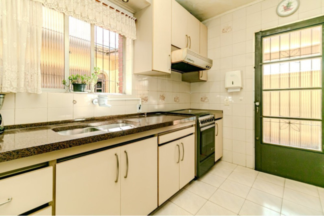 Imagem Casa com 3 Quartos à Venda, 299 m² em Passo Da Areia - Porto Alegre Imagem Casa com 3 Quartos à Venda, 299 m² em Passo Da Areia - Porto Alegre
