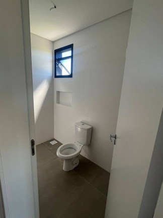 Imagem Casa com 3 Quartos à Venda, em Campeche - Florianópolis Imagem Casa com 3 Quartos à Venda, em Campeche - Florianópolis