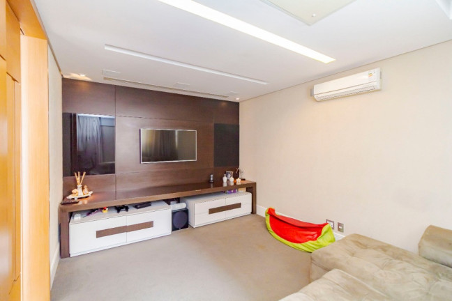 Imagem Casa com 3 Quartos à Venda, 500 m² em Analia Franco - São Paulo Imagem Casa com 3 Quartos à Venda, 500 m² em Analia Franco - São Paulo