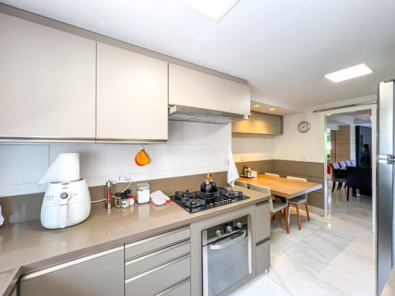 Imagem Apartamento com 3 Quartos à Venda, 183 m² em Petrópolis - Porto Alegre Imagem Apartamento com 3 Quartos à Venda, 183 m² em Petrópolis - Porto Alegre