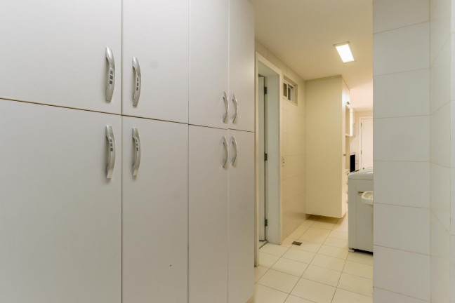 Imagem Apartamento com 2 Quartos à Venda,  em Copacabana - Rio De Janeiro