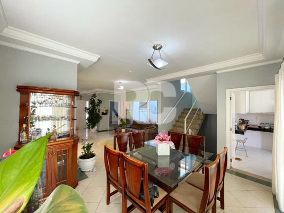 Imagem Casa com 3 Quartos à Venda, 295 m² em Aruã - Mogi Das Cruzes Imagem Casa com 3 Quartos à Venda, 295 m² em Aruã - Mogi Das Cruzes