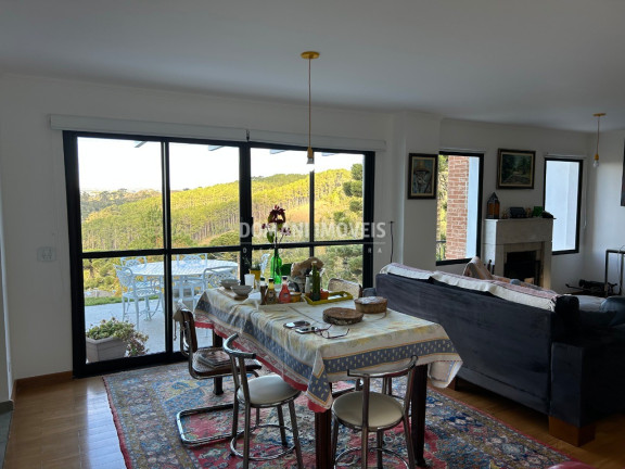 Imagem Casa com 4 Quartos à Venda, 197 m² em Região Do Alto Da Boa Vista - Campos Do Jordão Imagem Casa com 4 Quartos à Venda, 197 m² em Região Do Alto Da Boa Vista - Campos Do Jordão
