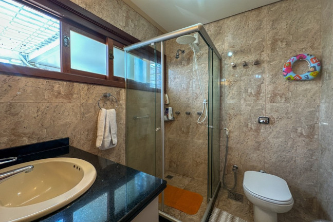 Imagem Casa com 3 Quartos à Venda, 300 m² em Três Figueiras - Porto Alegre Imagem Casa com 3 Quartos à Venda, 300 m² em Três Figueiras - Porto Alegre