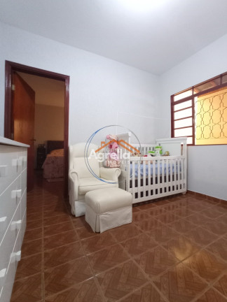 Imagem Casa com 3 Quartos à Venda, 135 m² em Jardim Hedy - Mogi Guaçu Imagem Casa com 3 Quartos à Venda, 135 m² em Jardim Hedy - Mogi Guaçu