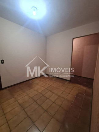 Imagem Casa com 3 Quartos à Venda, 220 m² em Capão Da Imbuia - Curitiba Imagem Casa com 3 Quartos à Venda, 220 m² em Capão Da Imbuia - Curitiba