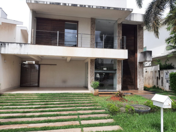 Imóvel com 
            	4             Quartos à Venda, 390 m² em 
            	Jardins Madrid             - 
            	Goiania            