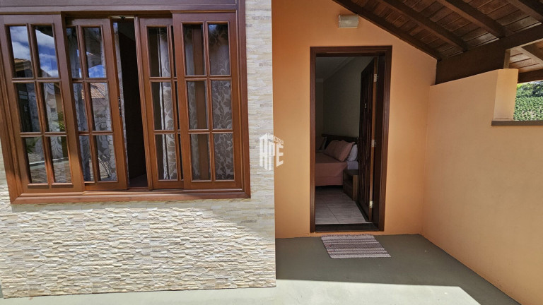 Imagem Imóvel com 6 Quartos à Venda, 2.600 m² em Centro - Monte Sião Imagem Imóvel com 6 Quartos à Venda, 2.600 m² em Centro - Monte Sião