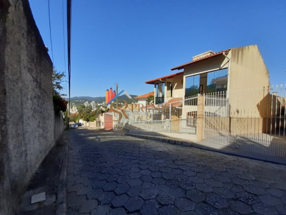 Imagem Casa com 3 Quartos à Venda, 256 m² em Trindade - Florianópolis Imagem Casa com 3 Quartos à Venda, 256 m² em Trindade - Florianópolis