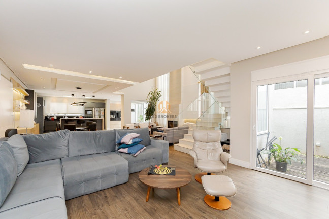 Imagem Imóvel com 4 Quartos à Venda, 450 m² em Tingui - Curitiba Imagem Imóvel com 4 Quartos à Venda, 450 m² em Tingui - Curitiba