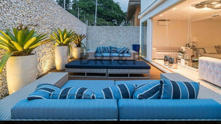 Imagem Casa com 3 Quartos à Venda, 550 m² em Pacaembu - São Paulo Imagem Casa com 3 Quartos à Venda, 550 m² em Pacaembu - São Paulo