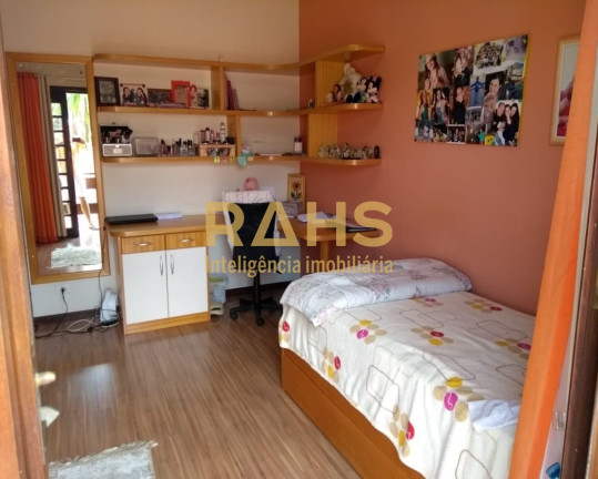 Imagem Casa com 4 Quartos à Venda, 261 m² em América - Joinville