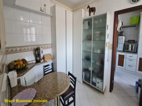 Imagem Imóvel com 3 Quartos à Venda, 160 m² em Centro - Balneário Camboriú Imagem Imóvel com 3 Quartos à Venda, 160 m² em Centro - Balneário Camboriú