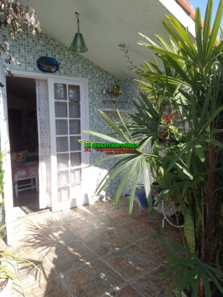 Casa com 2 Quartos à Venda,  em Jardim Casa Branca - Caraguatatuba