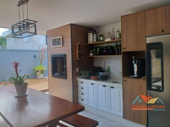 Casa com 3 Quartos à Venda, 240 m² em Massaguaçu - Caraguatatuba