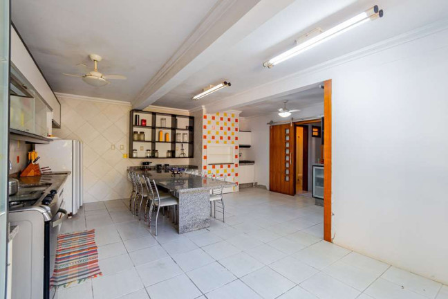Imagem Casa com 6 Quartos à Venda,  em Tristeza - Porto Alegre