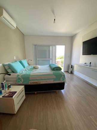 Imagem Casa com 4 Quartos à Venda, 256 m² em Aruã - Mogi Das Cruzes Imagem Casa com 4 Quartos à Venda, 256 m² em Aruã - Mogi Das Cruzes