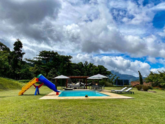 Imagem Imóvel com 9 Quartos à Venda, 220.000 m² em Serrinha - Teresópolis Imagem Imóvel com 9 Quartos à Venda, 220.000 m² em Serrinha - Teresópolis