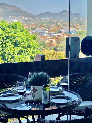 Imagem Casa com 4 Quartos à Venda, 380 m² em Camboinhas - Niterói Imagem Casa com 4 Quartos à Venda, 380 m² em Camboinhas - Niterói