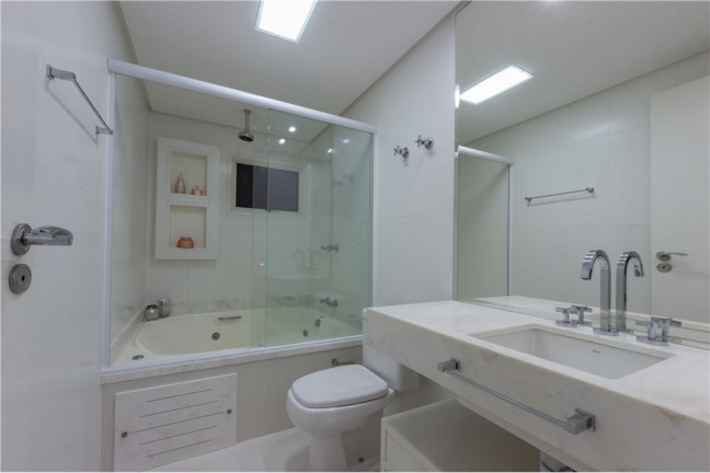 Imagem Imóvel com 4 Quartos à Venda, em Mooca - São Paulo Imagem Imóvel com 4 Quartos à Venda, em Mooca - São Paulo