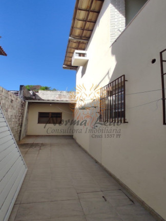 Imagem Casa com 4 Quartos à Venda, 250 m² em Atalaia - Aracaju Imagem Casa com 4 Quartos à Venda, 250 m² em Atalaia - Aracaju
