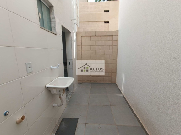 Imagem Casa com 2 Quartos à Venda, 74 m² em Santa Rita - Ibirité
