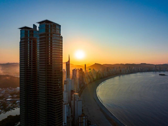 Imagem Apartamento com 4 Quartos à Venda, 261 m² em Barra Sul - Balneário Camboriú Imagem Apartamento com 4 Quartos à Venda, 261 m² em Barra Sul - Balneário Camboriú