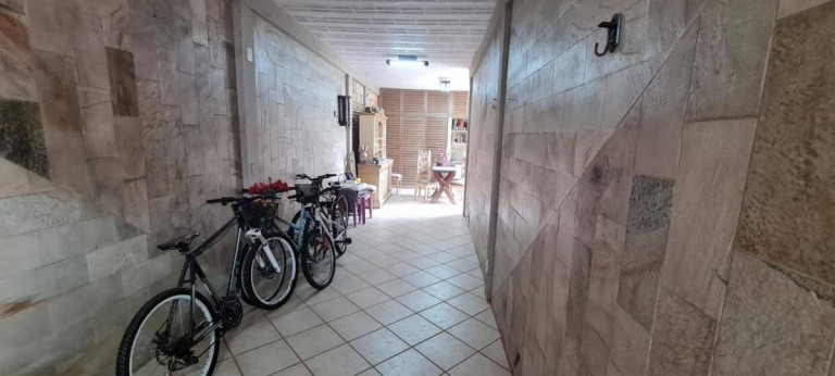 Imagem Casa com 4 Quartos à Venda, 240 m² Imagem Casa com 4 Quartos à Venda, 240 m²