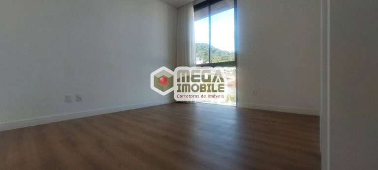 Imagem Casa com 3 Quartos à Venda, 166 m² em Itacorubi - Florianópolis Imagem Casa com 3 Quartos à Venda, 166 m² em Itacorubi - Florianópolis