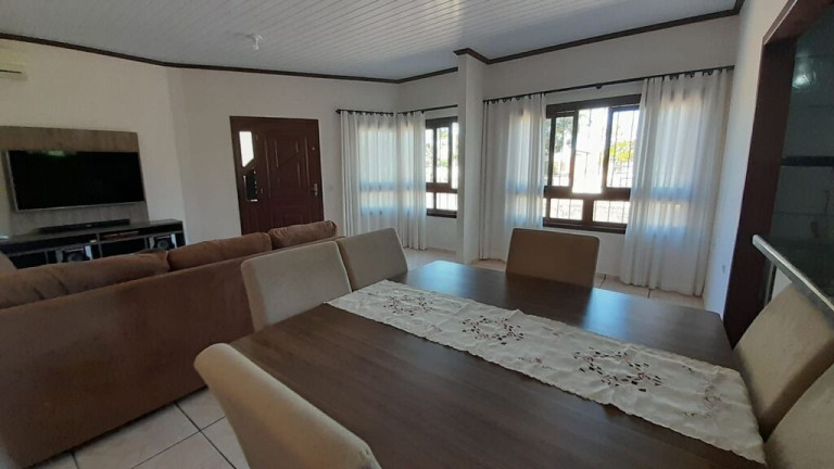 Imagem Casa com 3 Quartos à Venda, 183 m² em Morro Dos Conventos - Araranguá Imagem Casa com 3 Quartos à Venda, 183 m² em Morro Dos Conventos - Araranguá
