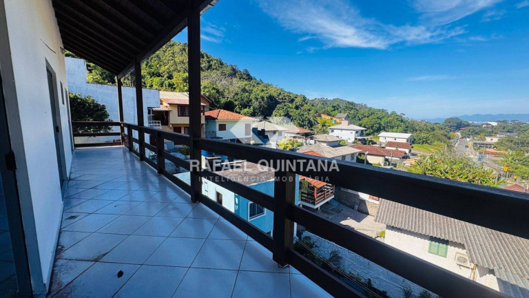 Imagem Casa com 2 Quartos para Alugar, 199 m² em Sambaqui - Florianópolis