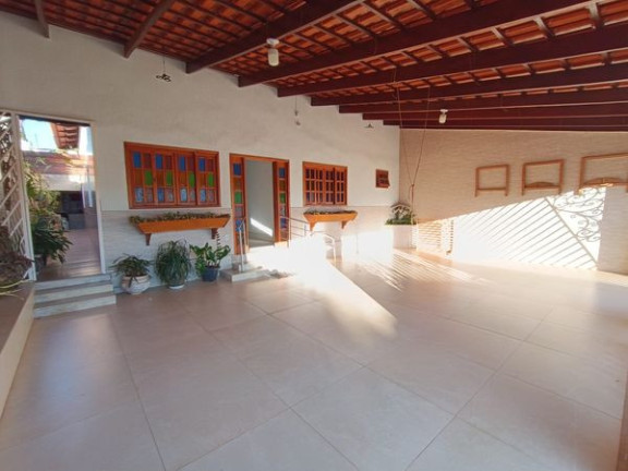 Imóvel com 
            	4             Quartos à Venda, 225 m² em 
            	Riviera             - 
            	Goiania            