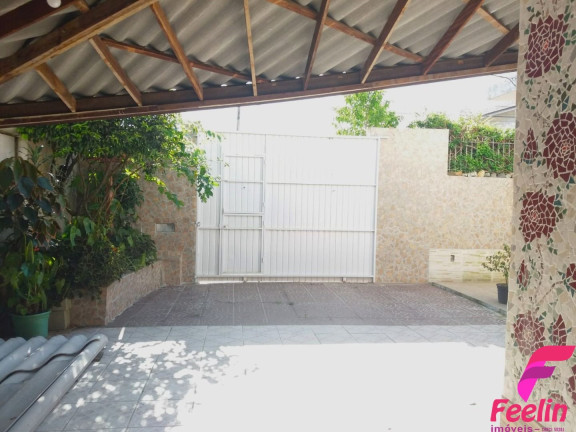 Imagem Casa com 6 Quartos à Venda, 220 m² em Ribeirão Da Ilha - Florianópolis Imagem Casa com 6 Quartos à Venda, 220 m² em Ribeirão Da Ilha - Florianópolis