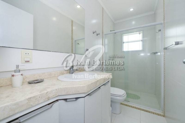 Imagem Casa com 5 Quartos para Temporada, em Zimbros - Bombinhas Imagem Casa com 5 Quartos para Temporada, em Zimbros - Bombinhas