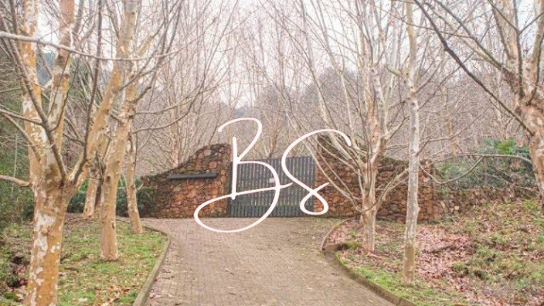 Imagem Imóvel com 2 Quartos à Venda, em Linha Bonita - Gramado Imagem Imóvel com 2 Quartos à Venda, em Linha Bonita - Gramado