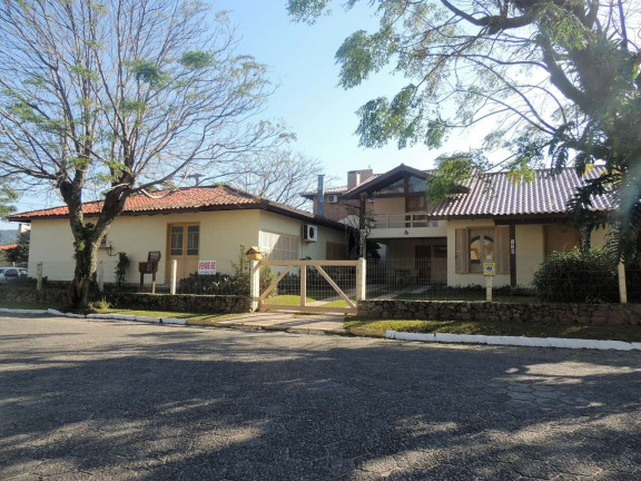 Imagem Casa com 4 Quartos à Venda, 355 m² em Centro - Garopaba Imagem Casa com 4 Quartos à Venda, 355 m² em Centro - Garopaba