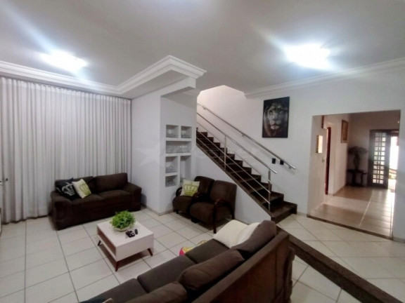 Imagem Sobrado com 4 Quartos à Venda, 218 m² em Vila Lucy - Goiânia Imagem Sobrado com 4 Quartos à Venda, 218 m² em Vila Lucy - Goiânia