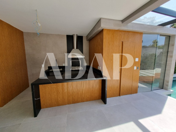 Imagem Casa com 4 Quartos à Venda, 490 m² em Barra Da Tijuca - Rio De Janeiro Imagem Casa com 4 Quartos à Venda, 490 m² em Barra Da Tijuca - Rio De Janeiro